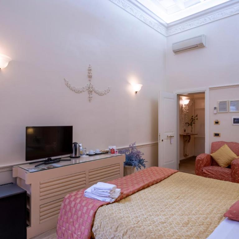 Suites Rome - Camera King Deluxe - 13