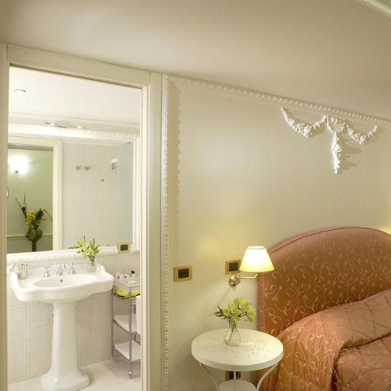 Suites Rome - Camera King Deluxe - 15