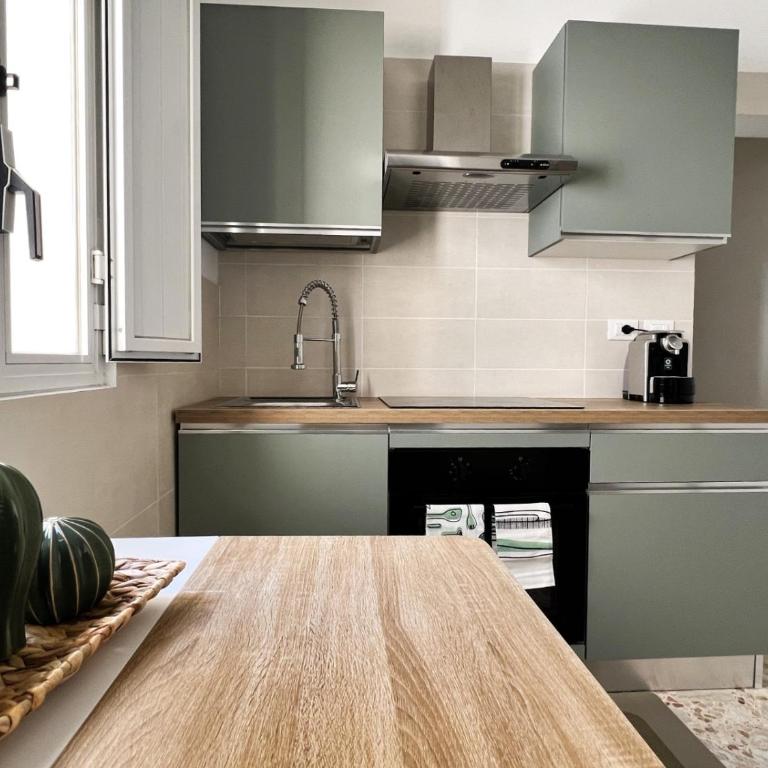 Lucky Corner - Elegant Stay - Two-Bedroom Apartment - 8