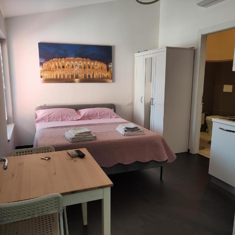 Studio Flat Verona 1 - One-Bedroom Apartment - 4