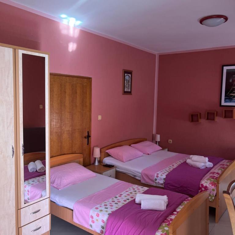 Apartments Klakor - One-Bedroom Apartment with Balcony - 7