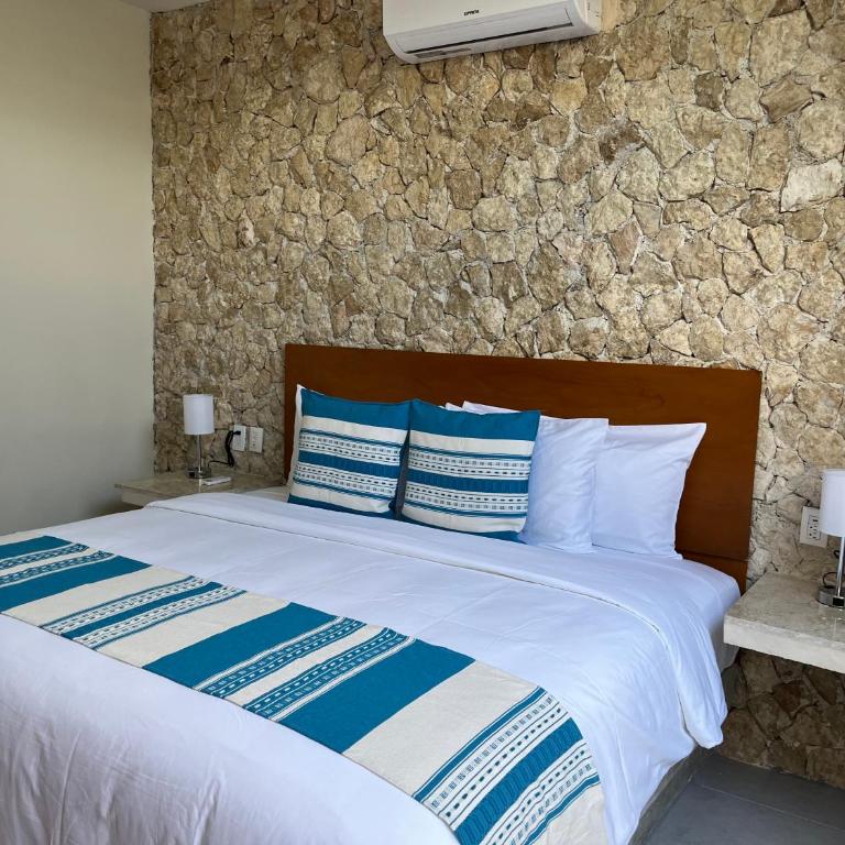 Casa Itzae Hotel Boutique - Deluxe One-Bedroom Apartment with Garden View - 10