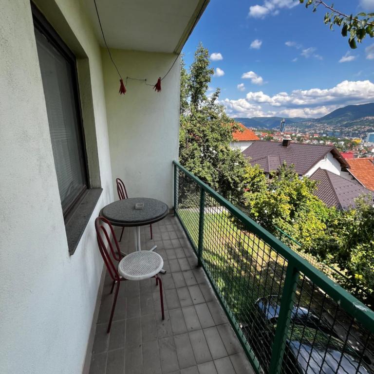 Pear House 1 - Three-Bedroom Apartment - 2