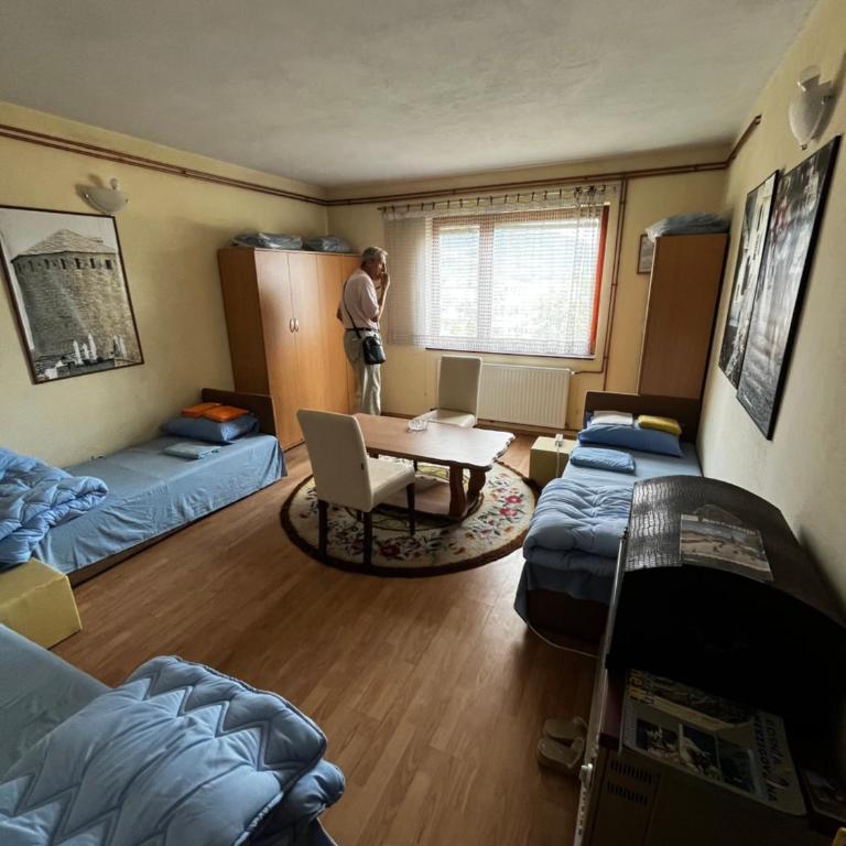 Pear House 1 - Three-Bedroom Apartment - 7
