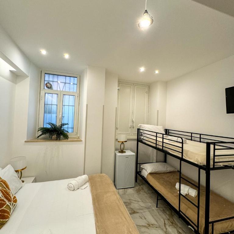 BARONE HOUSE - Camera Quadrupla Comfort - 2