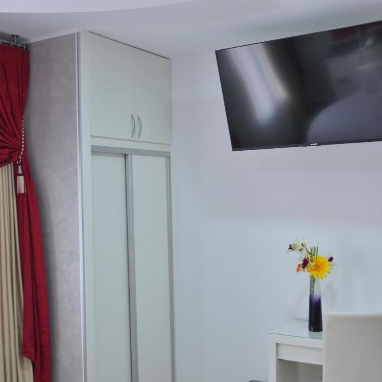 Hostal Alexis Madrid - Romantic Suite with Round Bed - 6