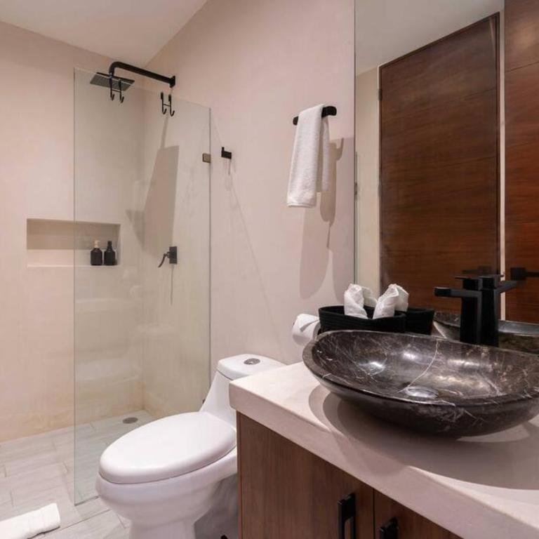 Cozy Apartament with a king size bed - Apartment with Pool View - 17