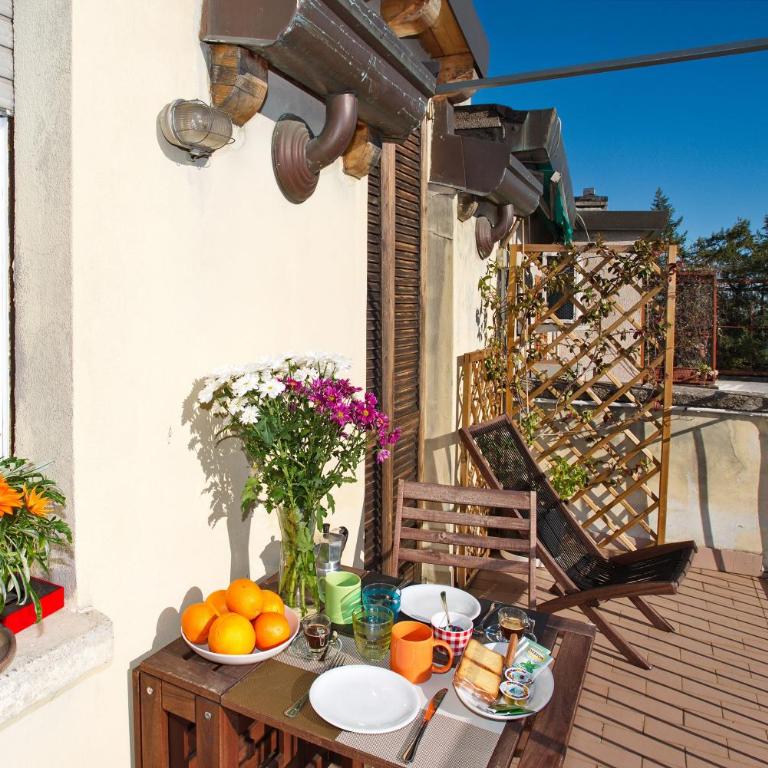 Milan Skyline Apartment in città studi a 1 minuto dal metrò con terrazzo wi-fi e netflix - One-Bedroom Apartment - Attic - 1