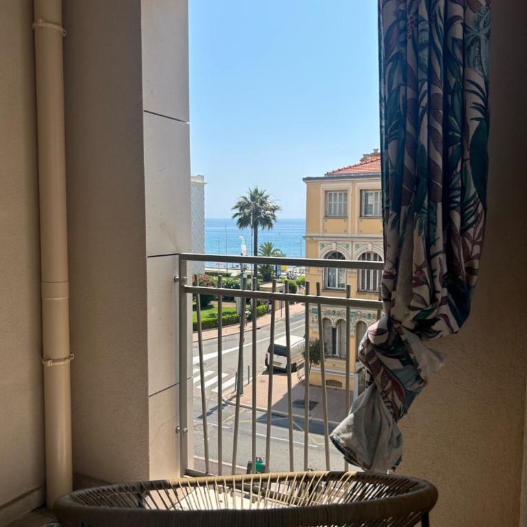 Appartement Neuf et Équipé À Deux Pas de la Mer et Face au Casino en Plein Centre - Apartment mit 1 Schlafzimmer - 2