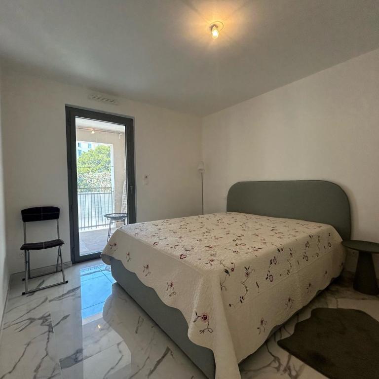 Appartement Neuf et Équipé À Deux Pas de la Mer et Face au Casino en Plein Centre - Apartment mit 1 Schlafzimmer - 4