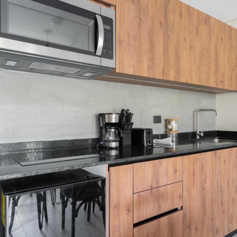 Cozy Apartament with a king size bed - Apartment with Pool View - 7