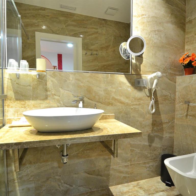 Hostal Alexis Madrid - Classic Suite - 3