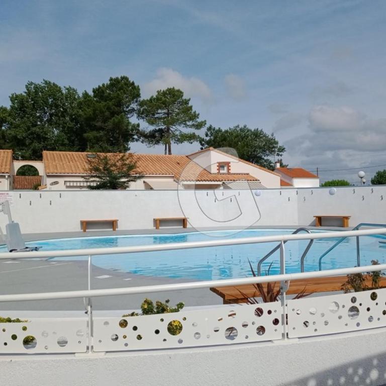 Pavillon 5 pers. avec piscine, à 200m de la plage à La Tranche-sur-Mer - FR-1-194-422 - Apartamento - 13