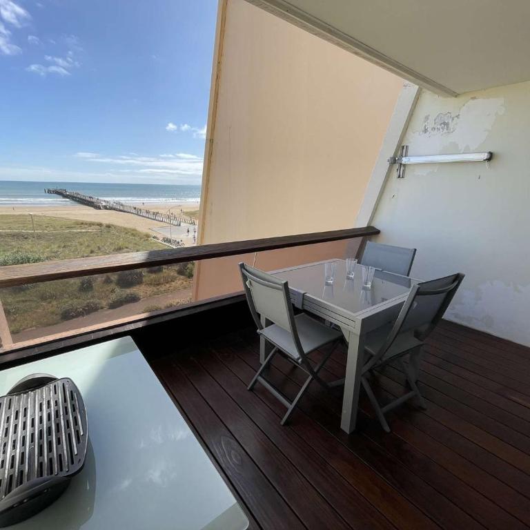 Confort moderne : Beau T2 avec balcon, accès direct plage, WiFi - St Jean de Monts - FR-1-224C-322 - Apartment - 12