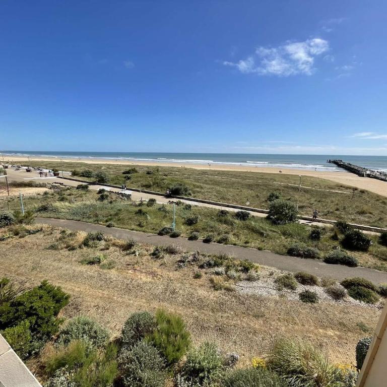 Confort moderne : Beau T2 avec balcon, accès direct plage, WiFi - St Jean de Monts - FR-1-224C-322 - Apartment - 13