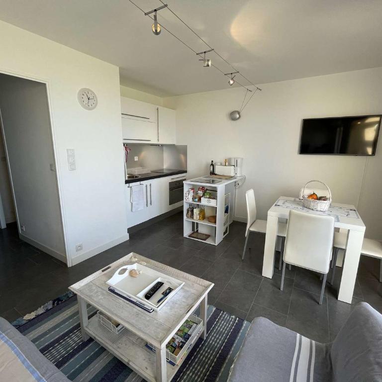 Appartement 4 pers avec piscine, parking, animaux admis à Saint-Jean-de-Monts - FR-1-224C-324 - Apartment - 6