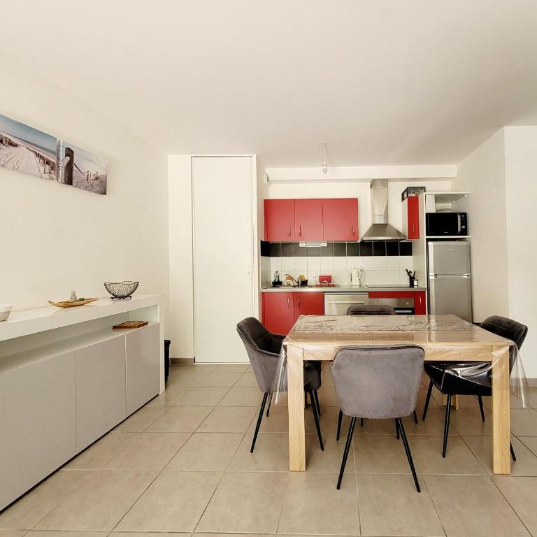 Canet-en-Roussillon: T3 moderne, RDC, 4 pers, piscine, garage, proche mer - FR-1-794-156 - Appartement - 12