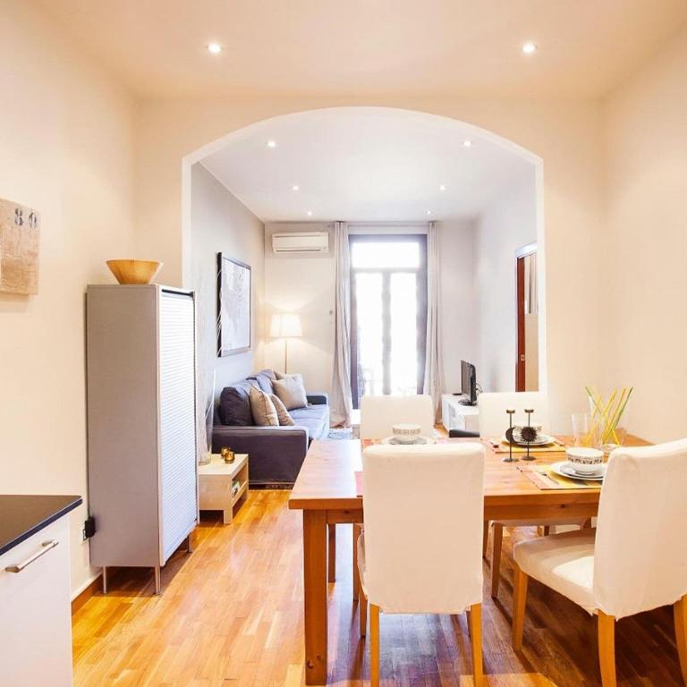 Premium apartment in Barcelona - Two-Bedroom Apartment - 13