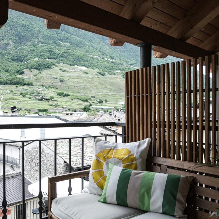 PENTHOUSE CON VISTA - 6 min walk to Bernina Express - Three-Bedroom Apartment - 9