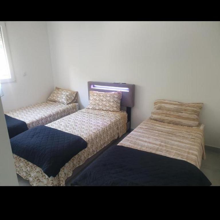 Grand Appartement, 2 ou 3 ou 4 pieces, tramway sur place, proche gare sncf St Augustin 900 metre , aéroport 1200 metre, plage ou Allianz riviera 10 min, palais nikaia 2 min , supermarché sur place, parking possible si disponible ou payant à 1000 metre - Apartamento - 4