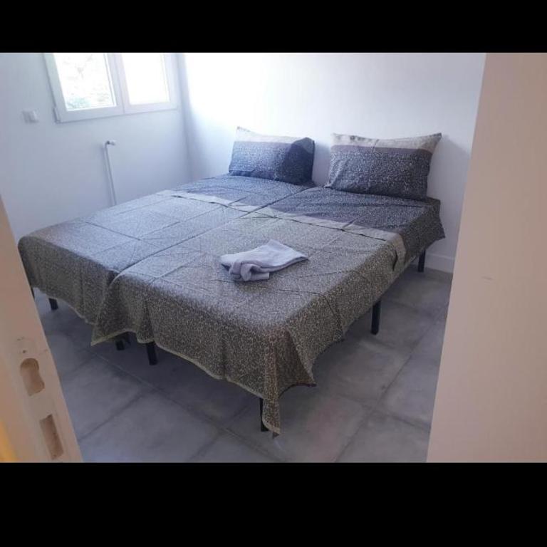 Grand Appartement, 2 ou 3 ou 4 pieces, tramway sur place, proche gare sncf St Augustin 900 metre , aéroport 1200 metre, plage ou Allianz riviera 10 min, palais nikaia 2 min , supermarché sur place, parking possible si disponible ou payant à 1000 metre - Apartamento de 2 dormitorios - 9