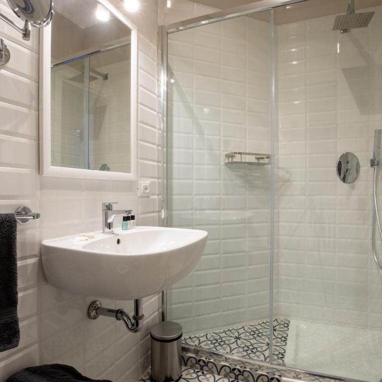 CASA VACANZA San LO' ZONA SAN LORENZO TERMINI ROMA - Double Room with Private Bathroom - 7