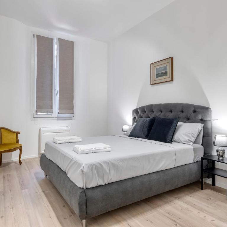Carbonara Palace 2 - Luxury Comfort under Medieval Towers - Two-Bedroom Apartment - 2