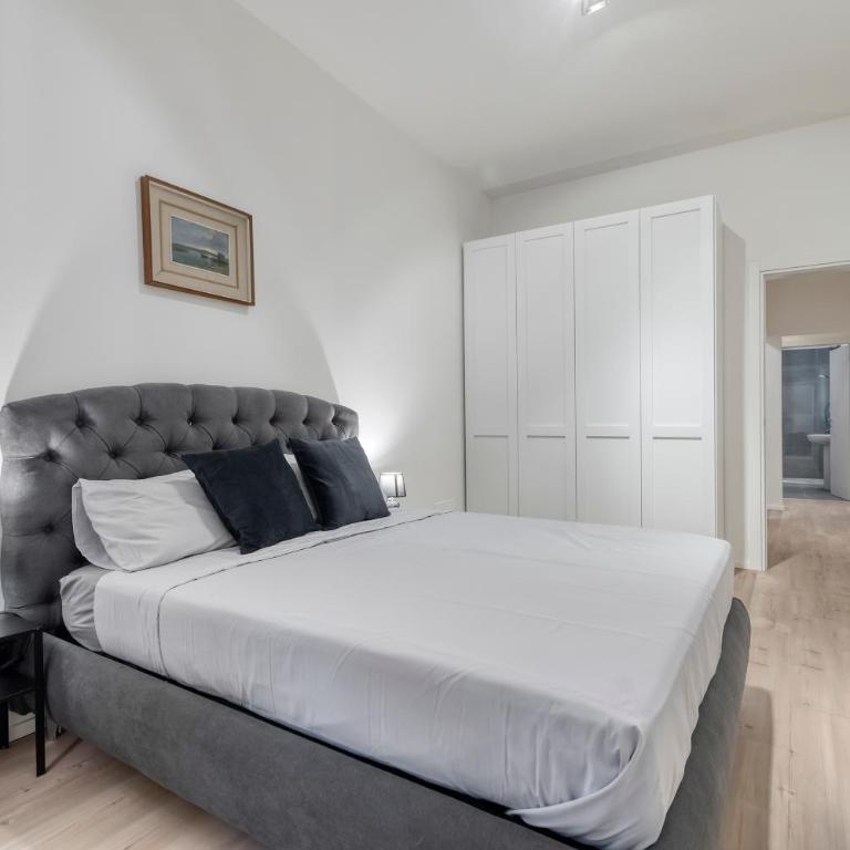 Carbonara Palace 2 - Luxury Comfort under Medieval Towers - Two-Bedroom Apartment - 3