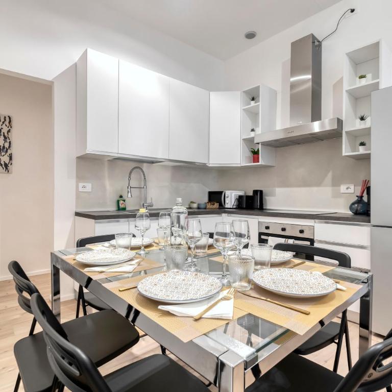 Carbonara Palace 2 - Luxury Comfort under Medieval Towers - Two-Bedroom Apartment - 5