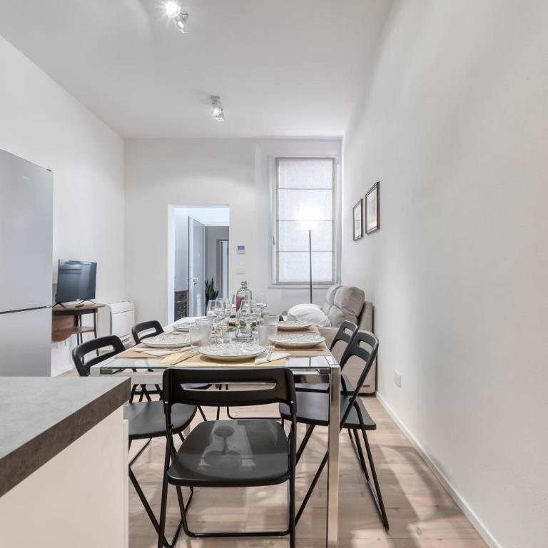 Carbonara Palace 2 - Luxury Comfort under Medieval Towers - Two-Bedroom Apartment - 12