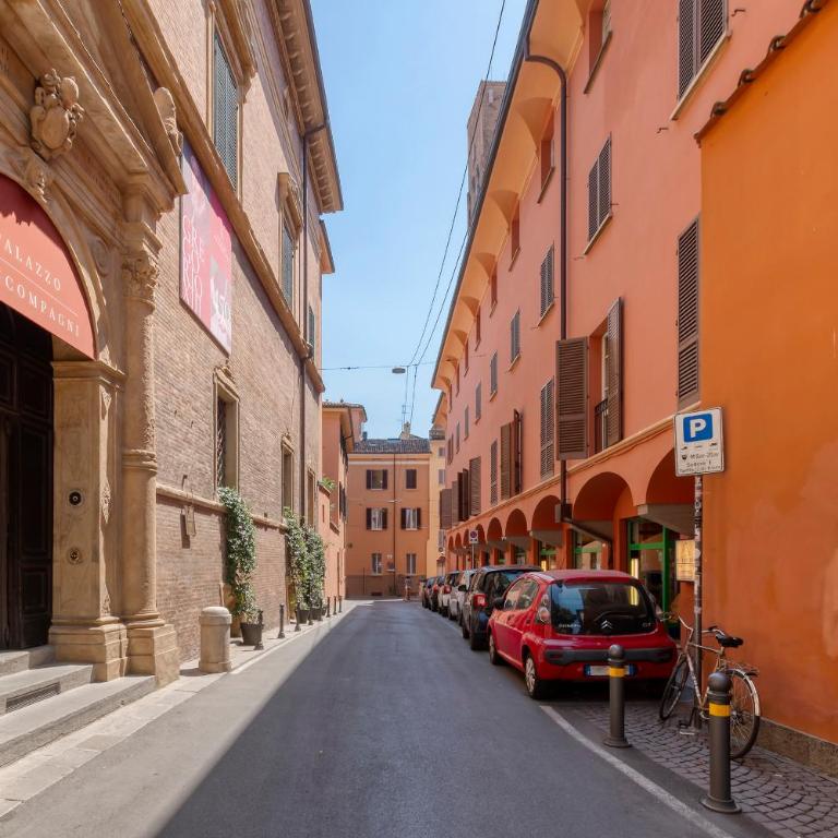 Carbonara Palace 2 - Luxury Comfort under Medieval Towers - Two-Bedroom Apartment - 20