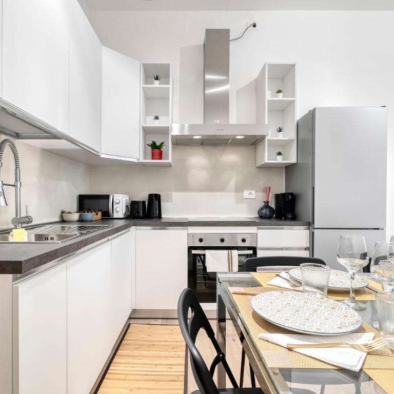 Carbonara Palace 2 - Luxury Comfort under Medieval Towers - Two-Bedroom Apartment - 25