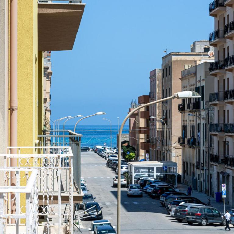 B&B Il Sole Blu - Appartamento con 1 Camera da Letto, Balcone e Vista Mare - 3