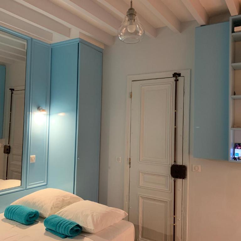 Le Marais - Steps from Place des Vosges Aldaro - One-Bedroom Apartment - 4