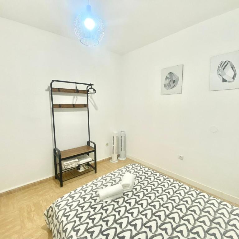 Méndez Álvaro Callejo Street - One-Bedroom Apartment - 10