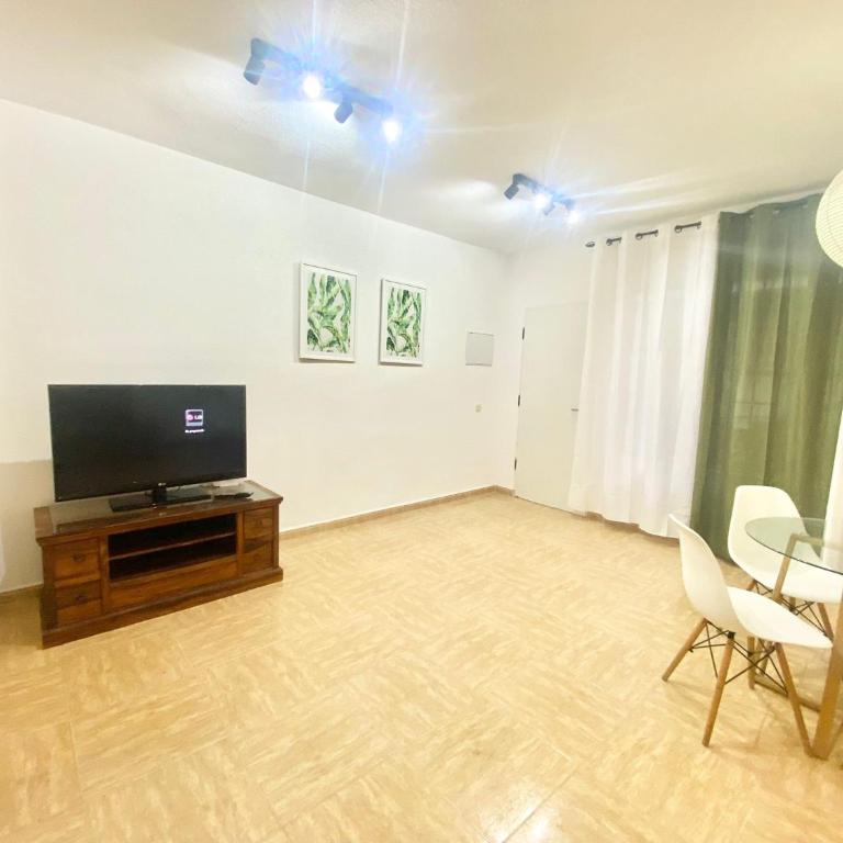 Méndez Álvaro Callejo Street - One-Bedroom Apartment - 14