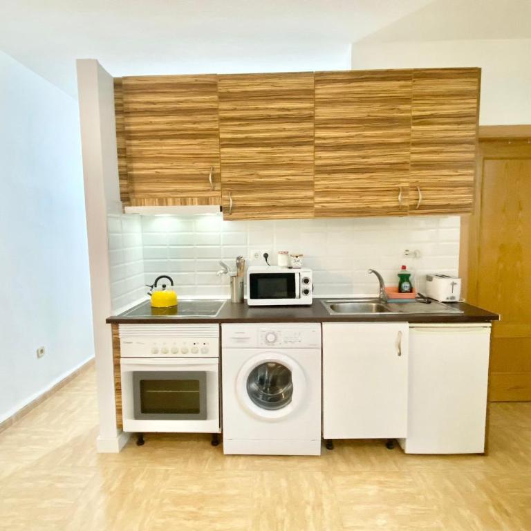 Méndez Álvaro Callejo Street - One-Bedroom Apartment - 8
