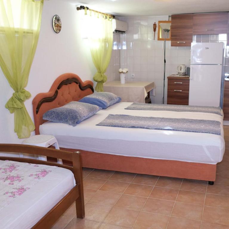Apartmani Janosevic - Standardni Trokrevetni Studio - 5