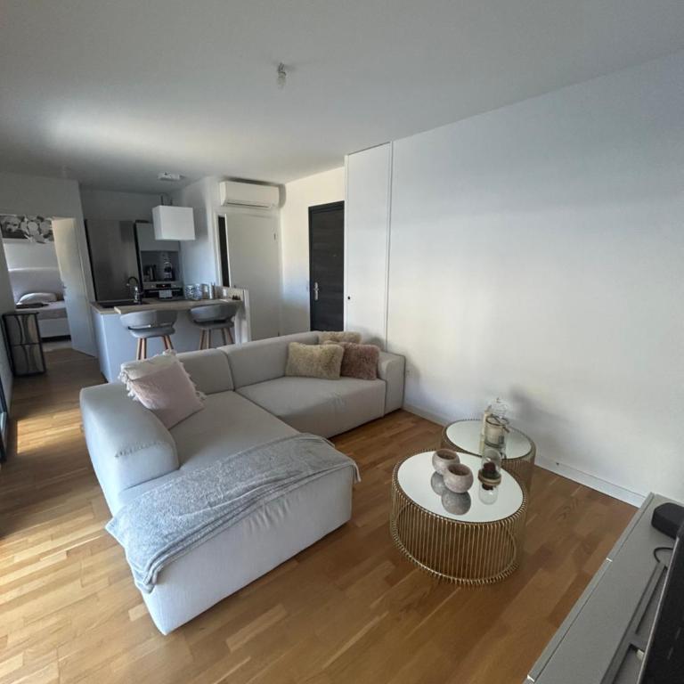 Appartement T2 très bon standing ! - Apartamento de 1 dormitorio - 1