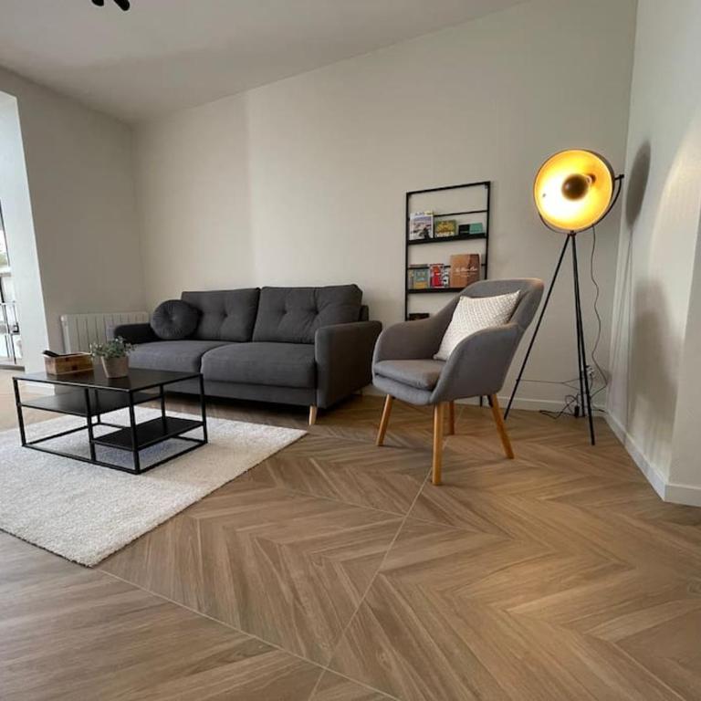 Grand appartement de charme-Calais Nord-Cour-Plage - Two-Bedroom Apartment - 35