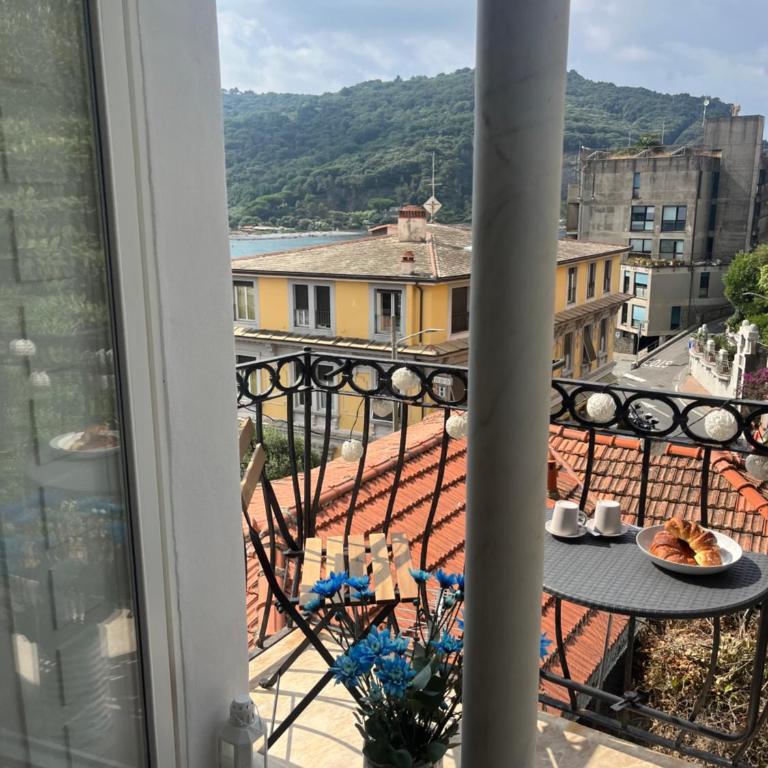 Le Finestre Veneris - Deluxe Double Room with Balcony and Sea View - 12