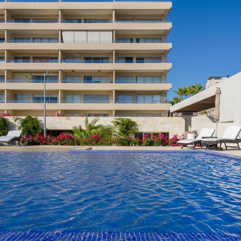 Luxury condo with pool, jacuzzi, and private terrace - Apartamento de 2 dormitorios - 40