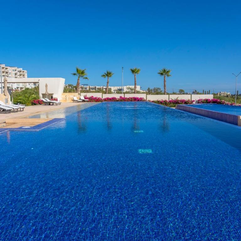 Luxury condo with pool, jacuzzi, and private terrace - Apartamento de 2 dormitorios - 50