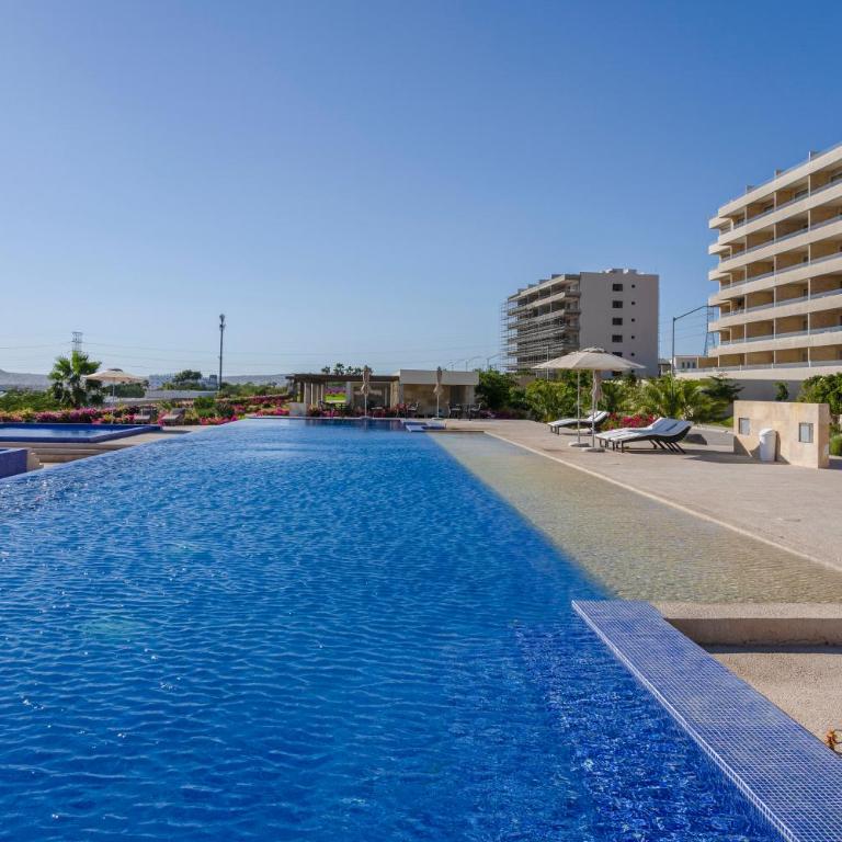 Luxury condo with pool, jacuzzi, and private terrace - Apartamento de 2 dormitorios - 51