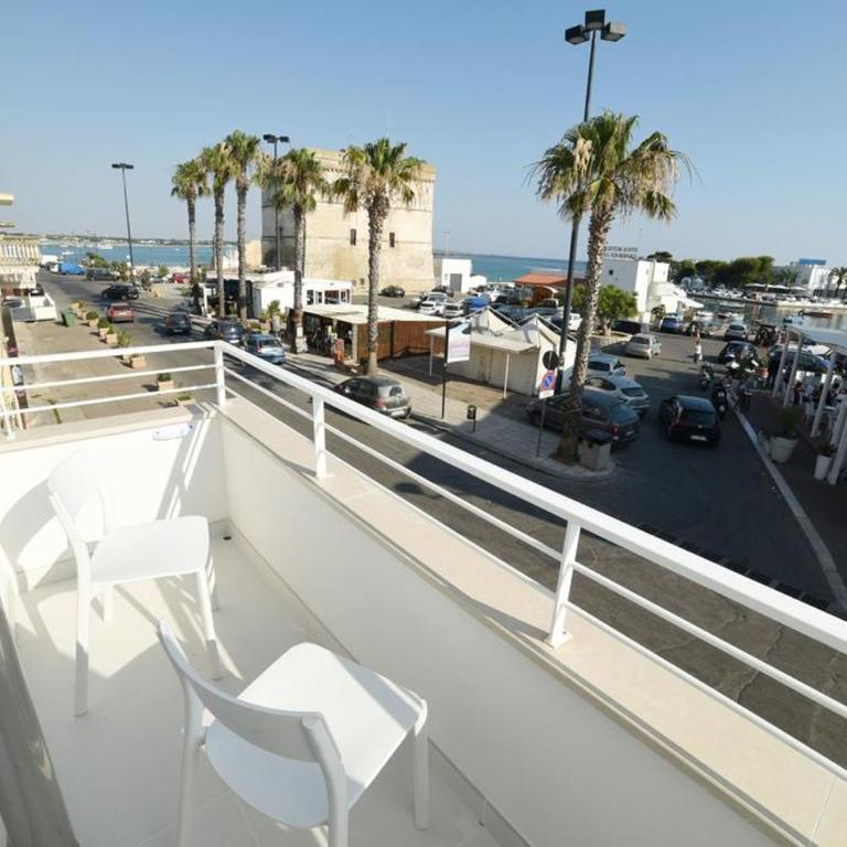 Latino Rent Room B&B vista mare - Camera Matrimoniale con Balcone e Vista Mare - 2