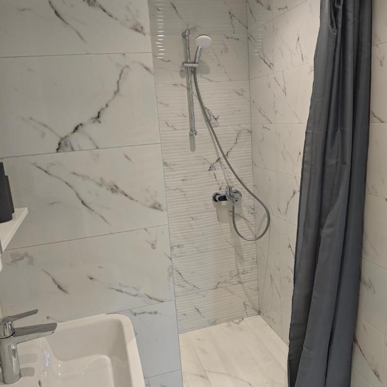Vila Varagic - One-Bedroom Apartment with Balcony and Sea View - 12