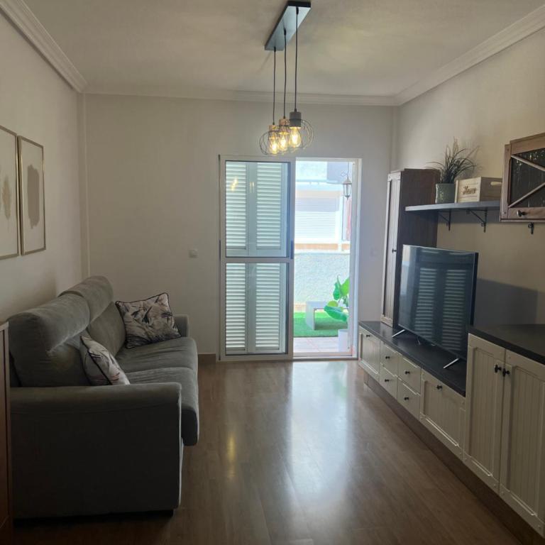 Piso con AC, piscina y pista de pádel y tenis en Águilas - Apartamento de 2 dormitorios - 14