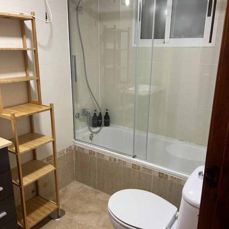 Piso con AC, piscina y pista de pádel y tenis en Águilas - Apartamento de 2 dormitorios - 21