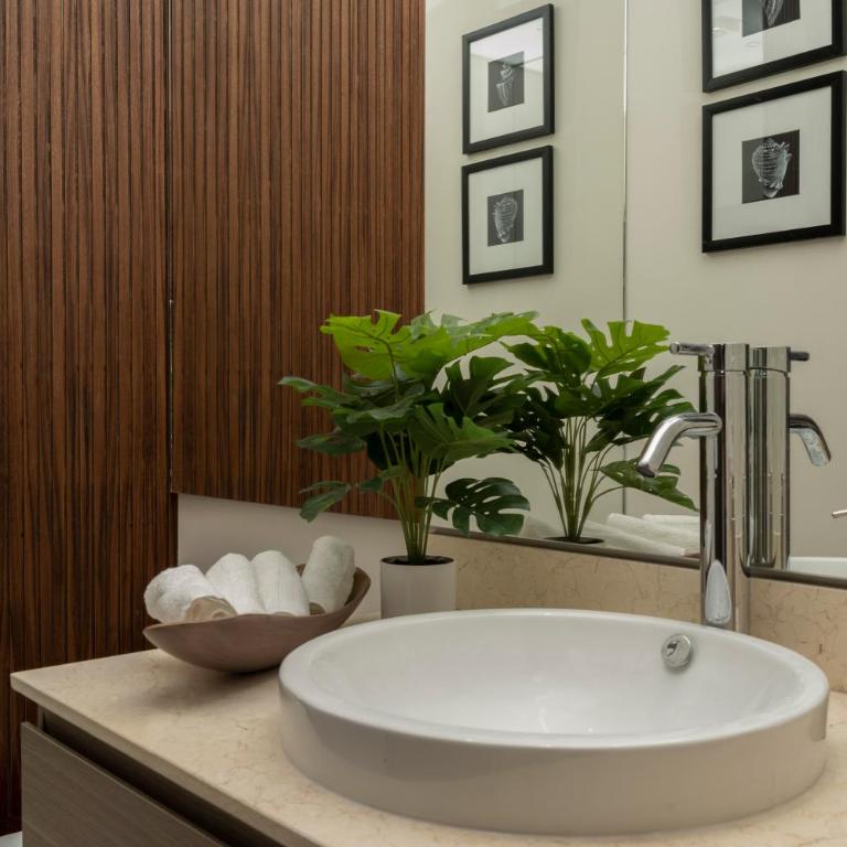 Luxury Condo with Ocean View, Balcony, and Pool - Apartamento de 2 dormitorios - 15