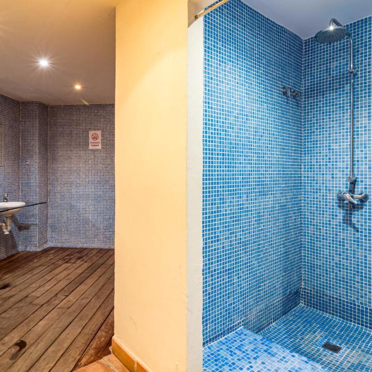 Luxury 3 bed Duplex Penthouse, 3 mins walk to the beach - Three-Bedroom Apartment - 34